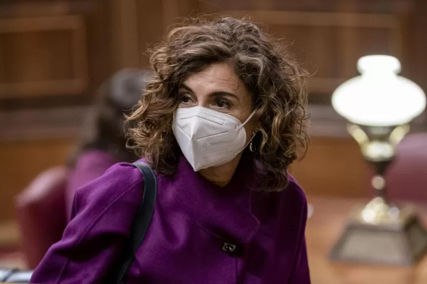 El Gobierno compensará con 3.500 millones a las CCAA y Ayuntamientos la mensualidad del IVA de 2017