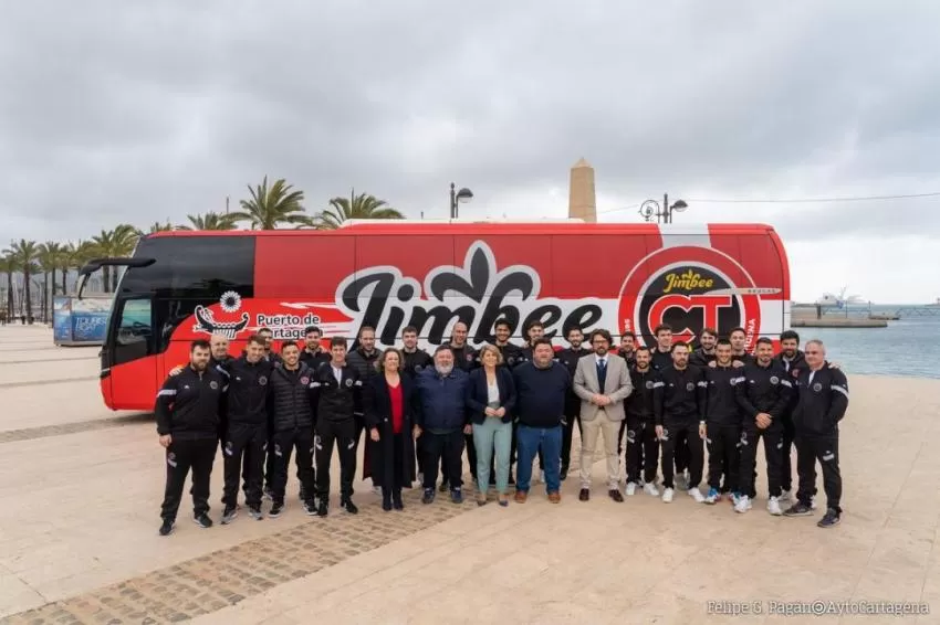 El Jimbee paseará el nombre de Cartagena por toda España en su nuevo autobús