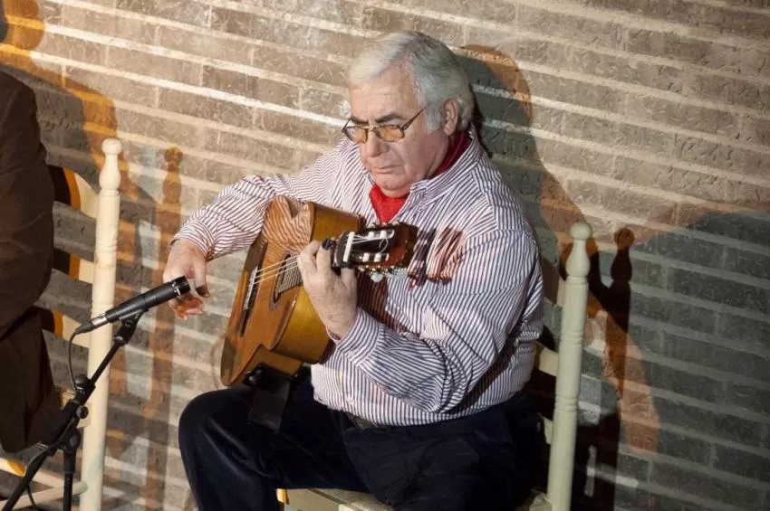 El Pleno de Cartagena acuerda iniciar el trámite para nombrar Hijo Predilecto al guitarrista Antonio Piñana Calderón