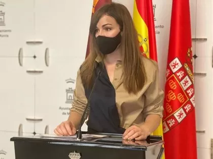 El PP acusa al alcalde del 'tripartido' Serrano de no tener proyecto y copiar las estructuras de sus concejalías