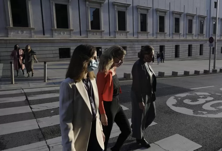 El PP asegura que hay una pugna interna entre Díaz y Belarra porque la vicepresidenta quiere robar votos a Podemos