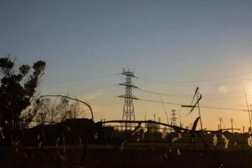 El precio de la luz sube este lunes un 10,7%, hasta los 423,36 euros/MWh