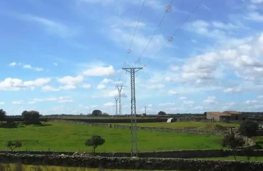 El precio de la luz sube un 3,9% este lunes, hasta los 286,21 euros/MWh