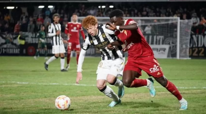 El Real Murcia no consigue sumar en Castellón