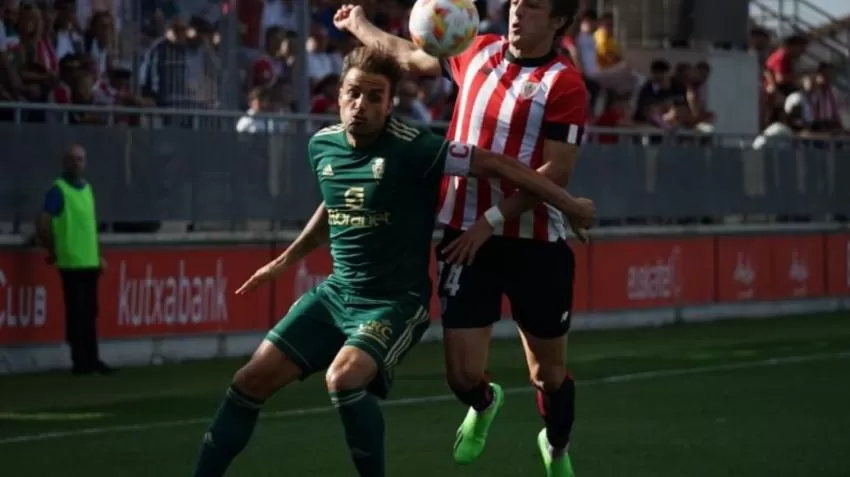 El Real Murcia vence con autoridad al Bilbao Athletic en Lezama