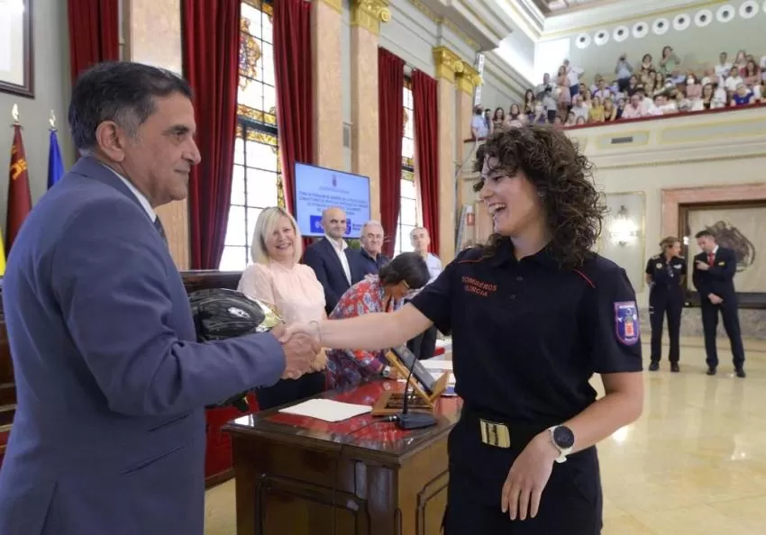 El Servicio de Bomberos del Ayuntamiento de Murcia incorpora a la primera mujer conductora del cuerpo