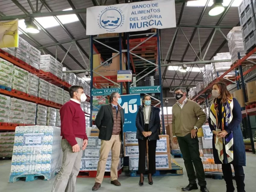 El Servicio de limpieza y recogida de residuos dona más de 2.000 kilos de productos al Banco de Alimentos del Segura