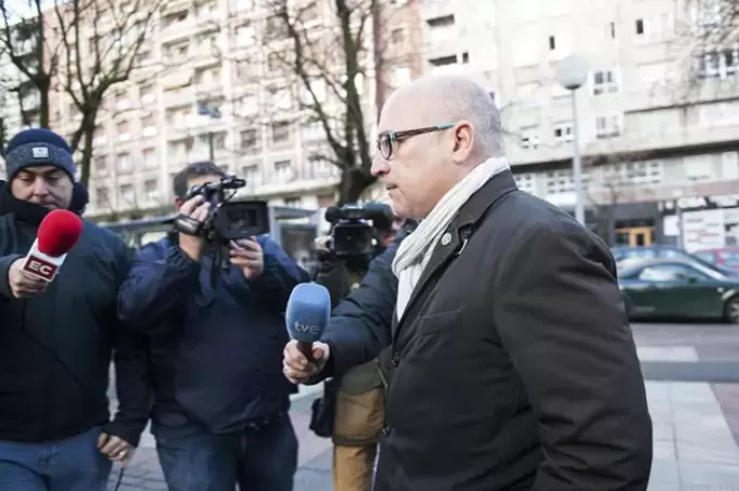 El Supremo rebaja la condena por corrupción a dos excargos del PNV por el 'caso De Miguel'
