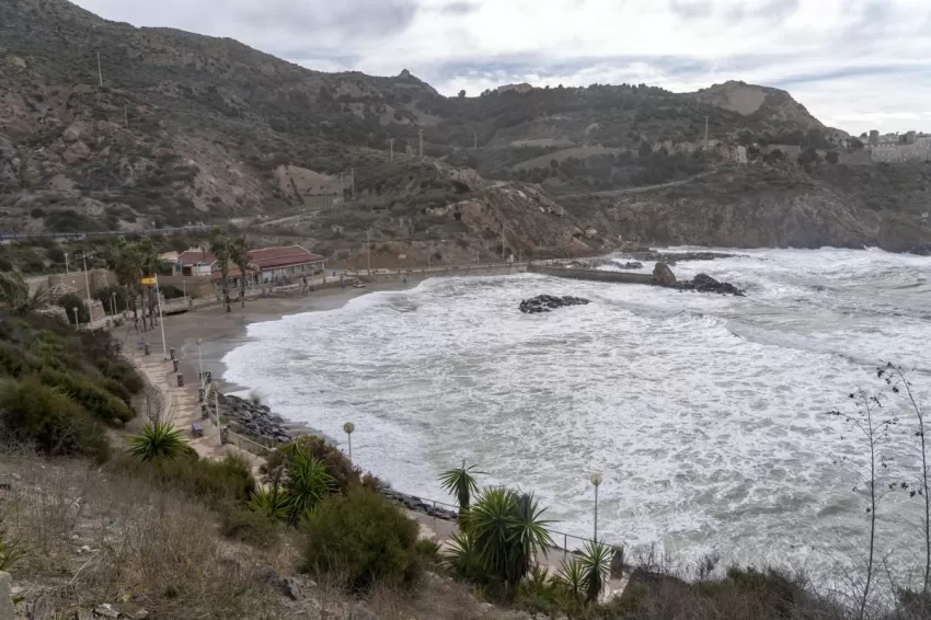 El tiempo en Cartagena dejará olas de hasta 4 metros y fuerte viento este sábado