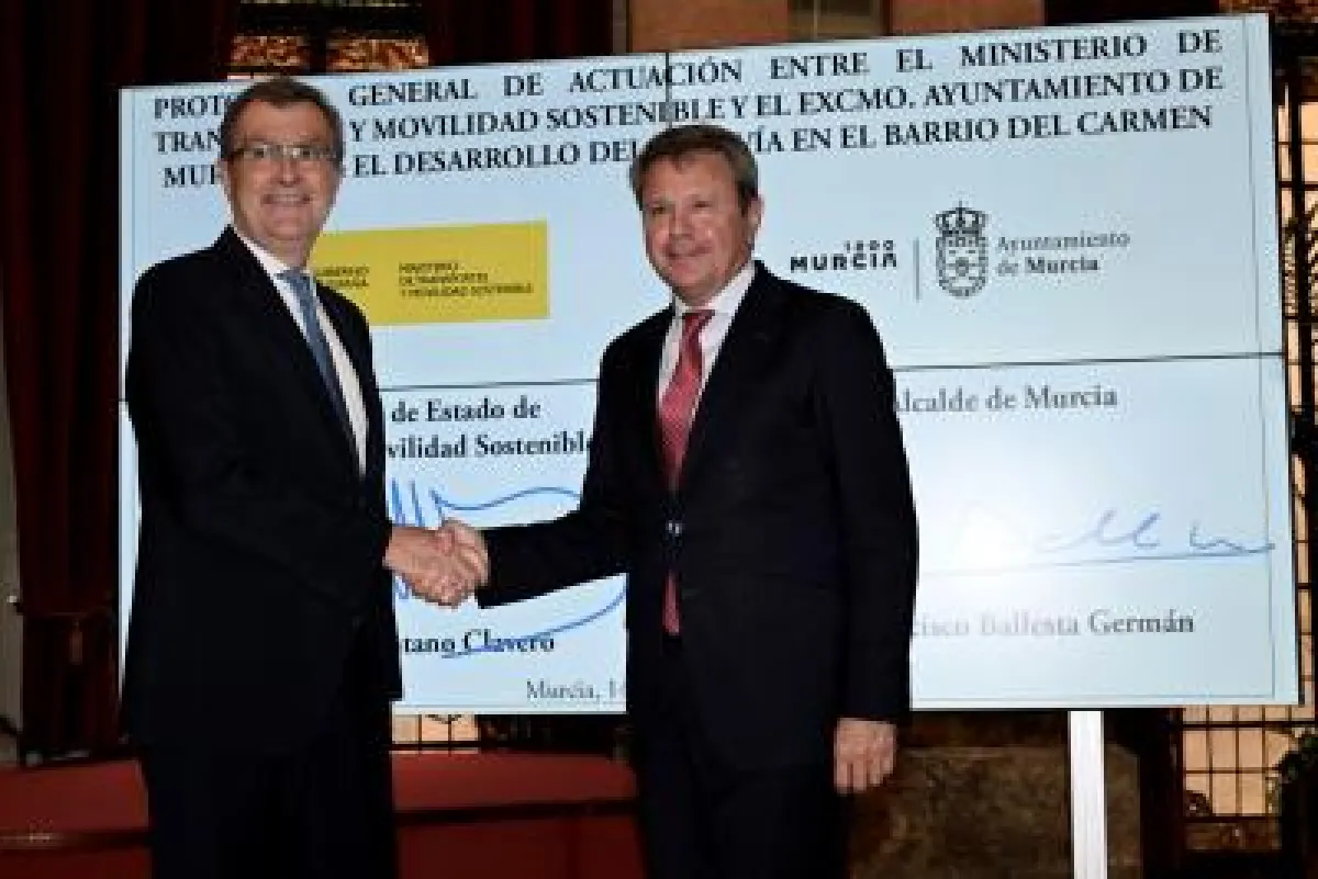 El tranvía hasta El Carmen más cerca tras el acuerdo entre el Ayuntamiento y el Ministerio de Transportes