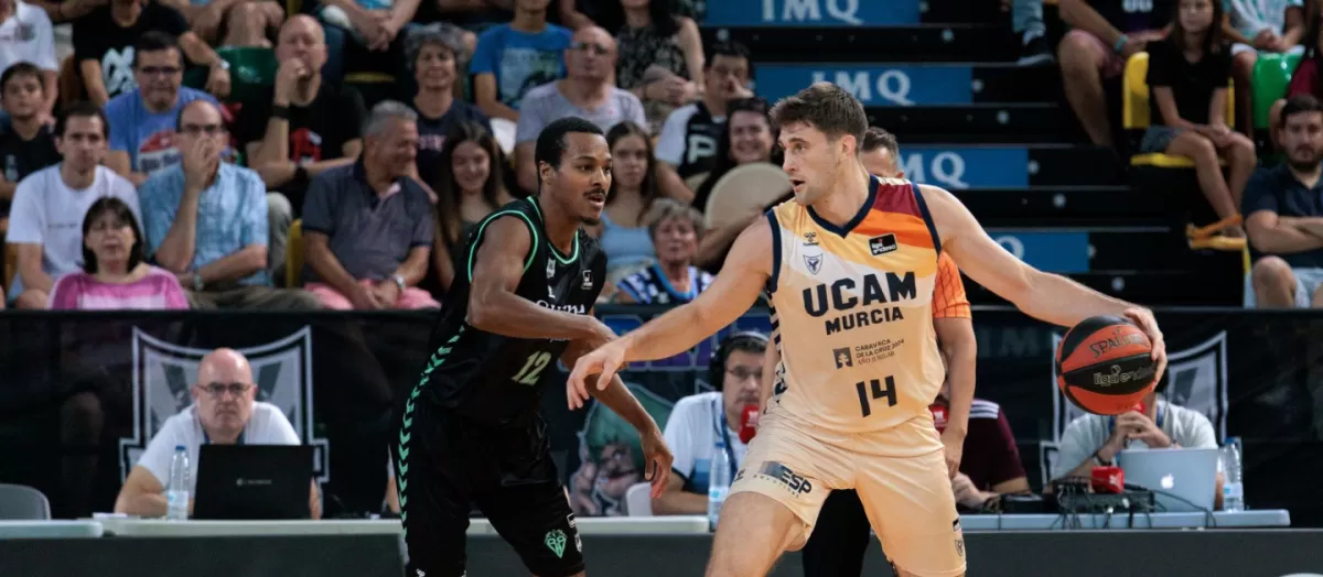 El UCAM Murcia encaja la primera derrota de la temporada
