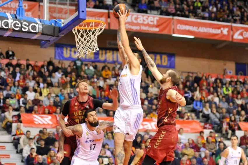 El UCAM Murcia pelea hasta el final