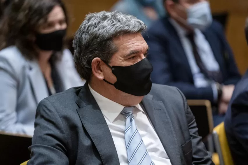 Escrivá prevé un "gran apoyo parlamentario" a la reforma laboral porque es "muy ambiciosa"