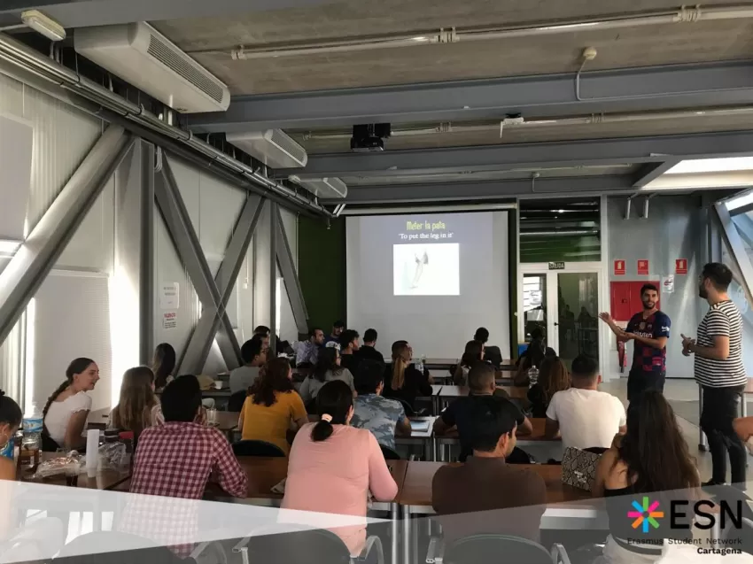 ESN Cartagena y su intercambio lingüístico con erasmus vuelven a la Casa del Estudiante