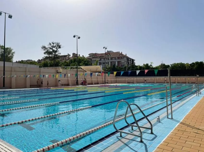 Este martes comienza en Murcia la temporada de baño en las piscinas municipales de verano