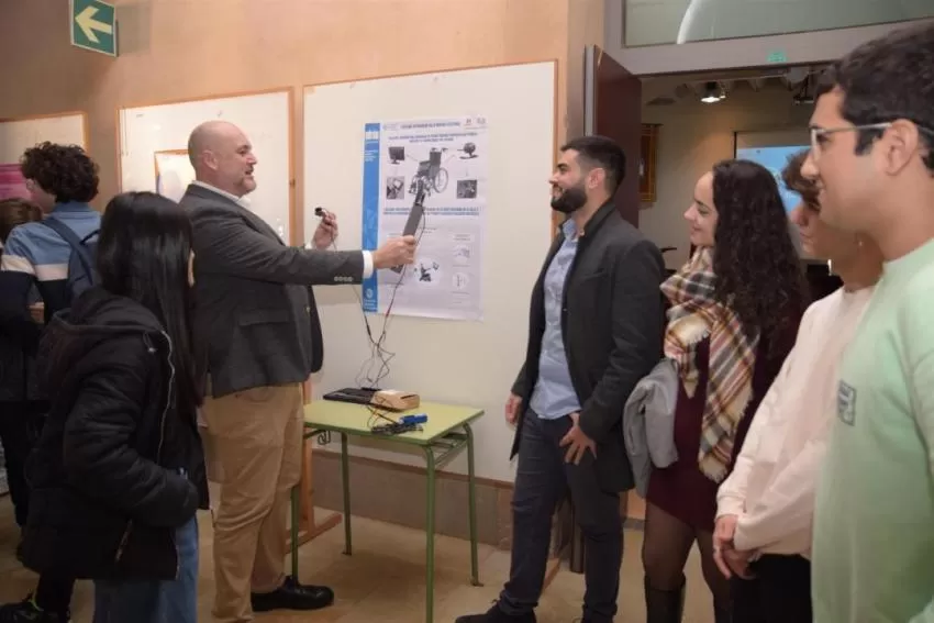 Estudiantes de Ingeniería Biomédica de la UPCT resuelven retos tecnológicos para mejorar la vida de usuarios sanitarios