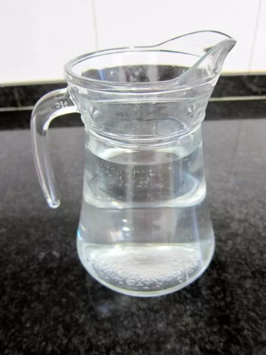 FACUA pide vigilar a bares y restaurantes para asegurar que ofrecen agua de grifo gratis, como dicta la ley de residuos