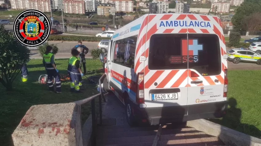 Fallece atropellada en Santander por una ambulancia que invadió la acera