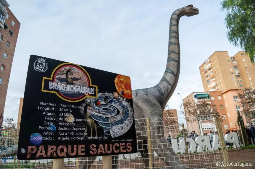 Faltas de ortografía y erratas en la cartelería de un parque recién inaugurado de Cartagena