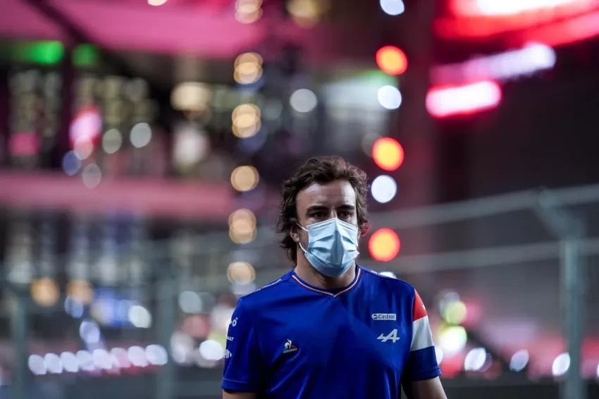 Fernando Alonso pasará por quirófano en enero para llegar "súper fuerte y listo" a 2022