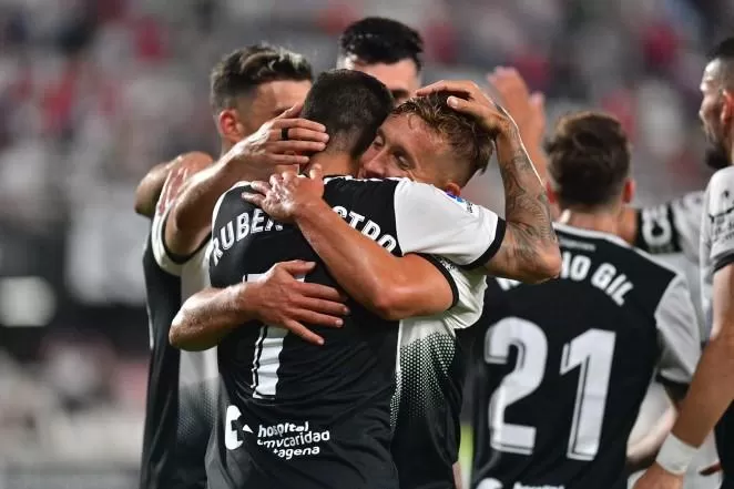 Fin de fiesta redondo con goleada (5-0) en el Cartagonova