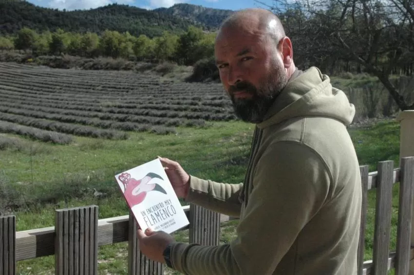 Gabriel Maldonado presenta esta tarde su libro 'Un encuentro muy flamenco' en el Conservatorio de Danza