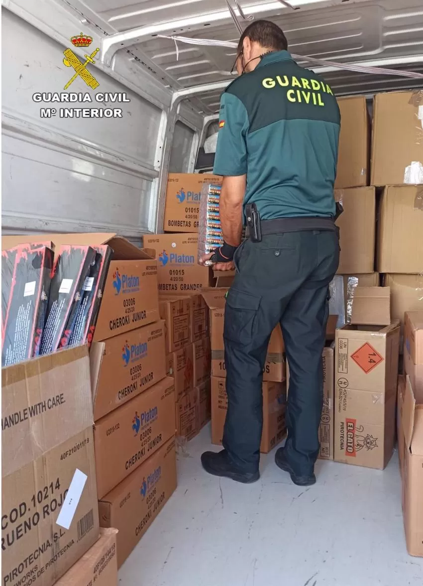 Intervenidos más de 200.000 artículos pirotécnicos en una caseta de Cartagena