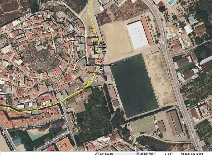 Herida una mujer de 48 años en el incendio de un almacén de colchones de Cabezo de Torres