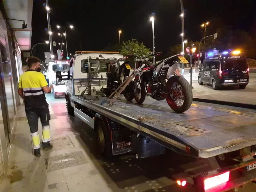 Intervenidos en Lorca cinco ciclomotores con alteraciones en sus características técnicas y tubos de escape