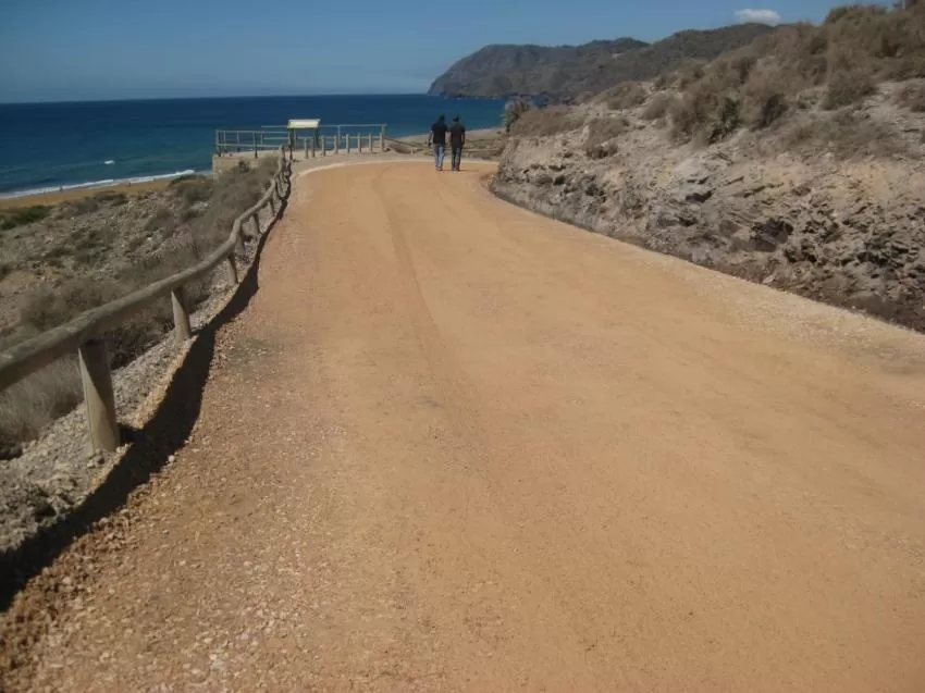 Inversión importante para los caminos de acceso a las playas de Calblanque