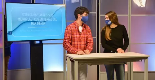 Investigadores de Bachillerato analizan la calidad del aire de su instituto este miércoles