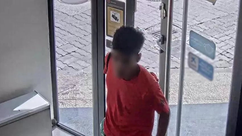 Investigan a un joven por 27 delitos de estafa por Internet en varias provincias, entre ellas Murcia