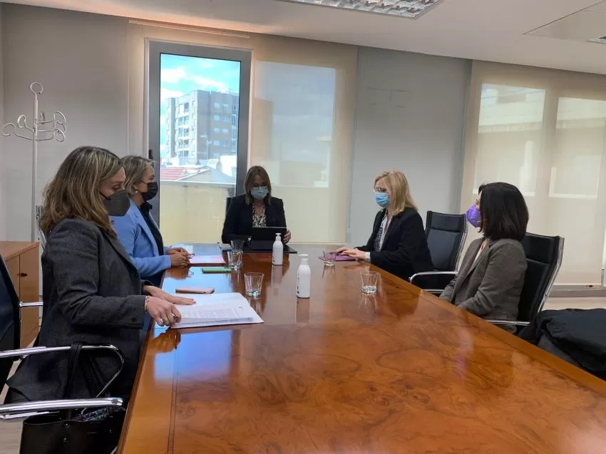 Isabel Franco recibe a la decana del Colegio Oficial de Psicología de la Región de Murcia