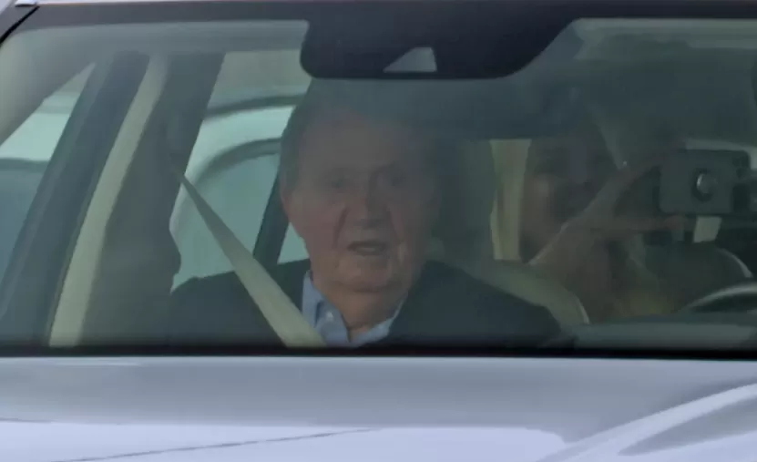 Juan Carlos I, a la salida de la casa de Pedro Campos en Sanxenxo: Me encuentro "muy bien"