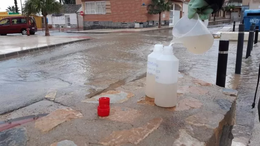 La CHS toma muestras por un posible vertido no autorizado a la rambla de El Albujón