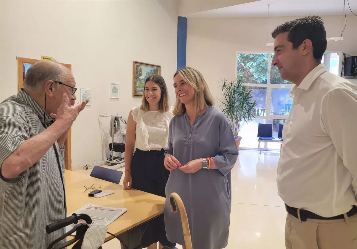 La Comunidad destina 57 millones de euros para mejorar el bienestar de los mayores en residencias y centros de día