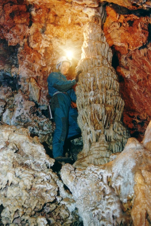La Comunidad instala un vallado de protección en la Cueva de La Matea de Sierra Espuña