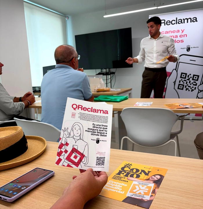 La Comunidad presenta en San Javier una herramienta digital que agiliza y simplifica las reclamaciones de consumo