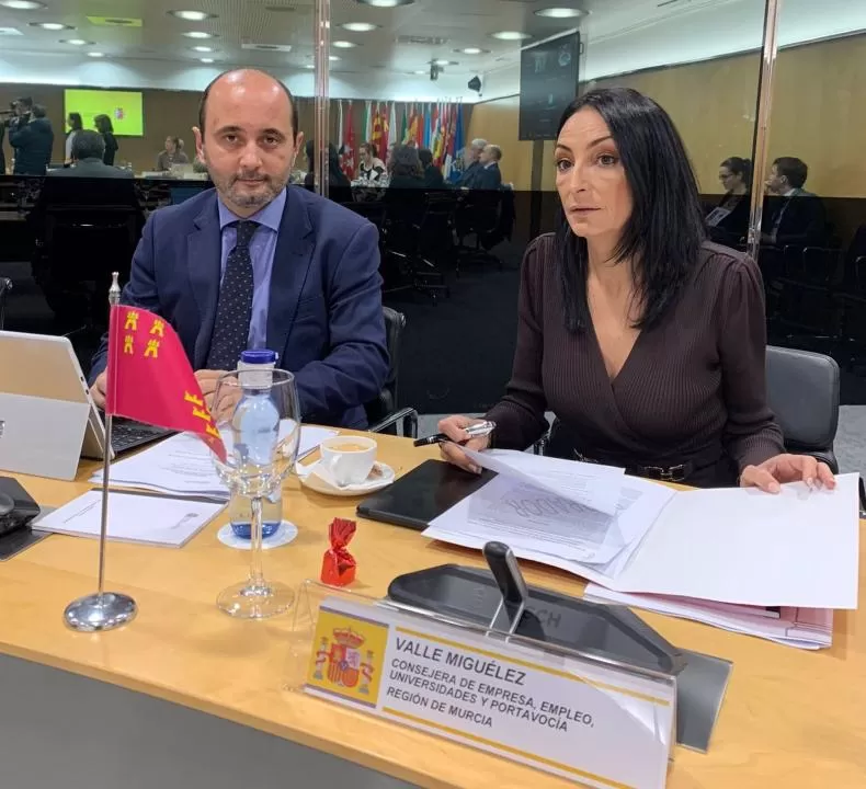 La Comunidad propone ser sede del foro de buenas prácticas en simplificación administrativa