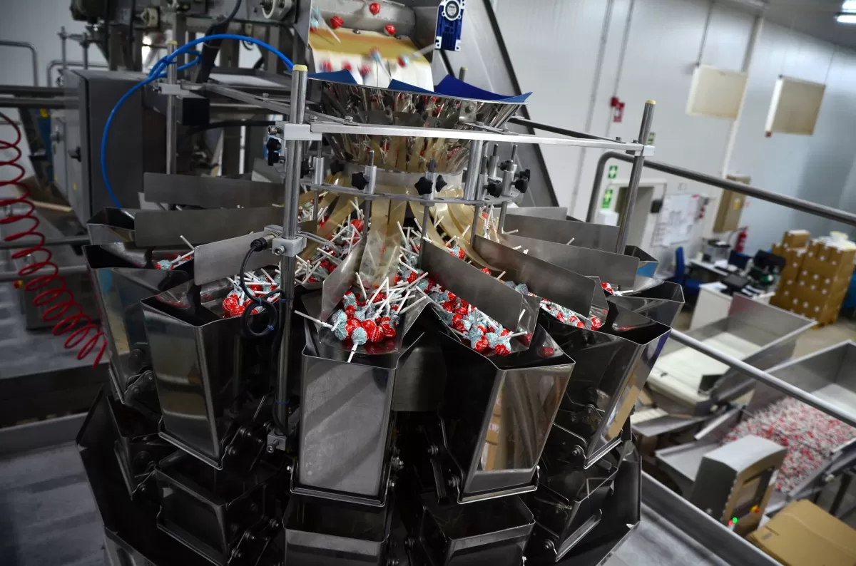 La Comunidad refuerza la innovación en el sector regional de las golosinas con un millón de euros en subvenciones directas