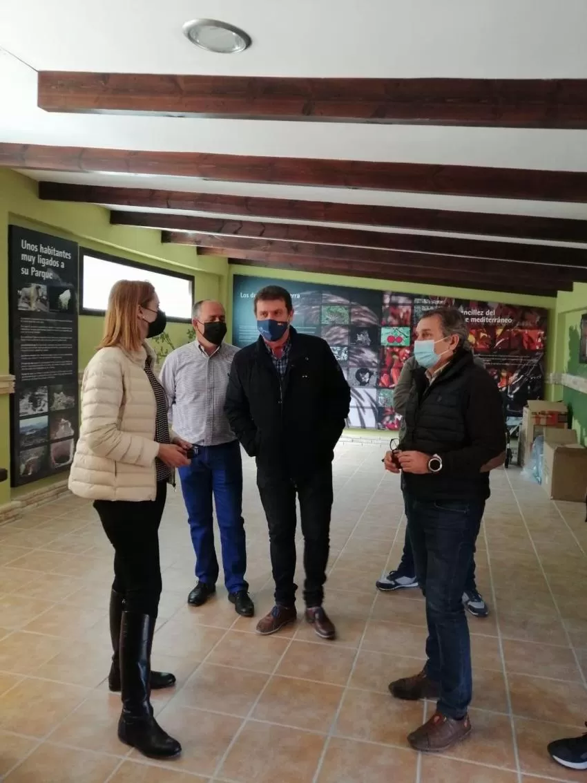 La Comunidad renueva el punto de información de Fuente la Higuera, en la Sierra de la Pila