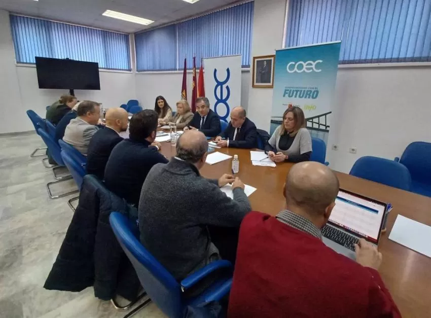 La Comunidad retira 1.522 toneladas de biomasa vegetal del Mar Menor en lo que va de año