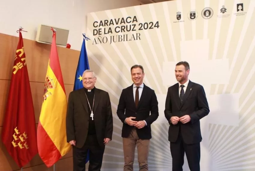 La Cruz de Caravaca, símbolo de la ciudad y del camino, protagonista de la imagen del Año Jubilar 2024