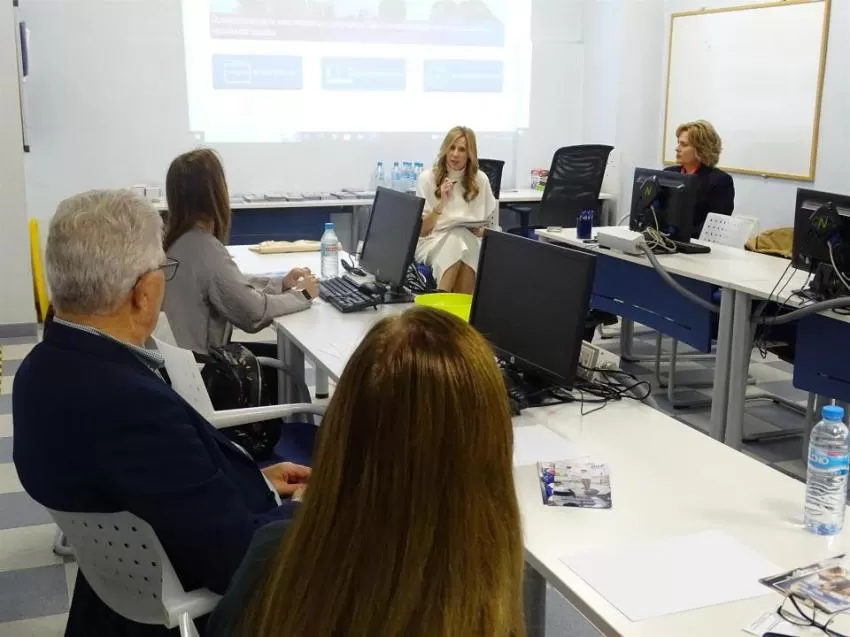 La directora del SEF aborda con empresas de Alcantarilla nuevas vías de colaboración que dinamicen el empleo