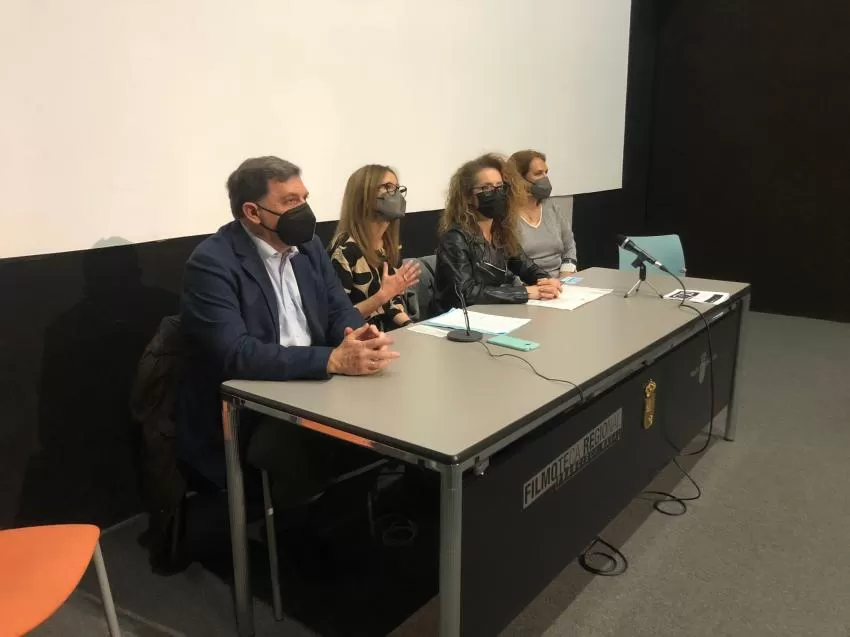 La directora general de Familias y Protección de Menores participa en la inauguración del ciclo 'Cine y Mediación'