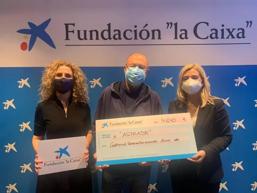 La Fundación "la Caixa" y CaixaBank colaboran con ASTRADE Murcia en el desarrollo del proyecto 'Del centro a casa'