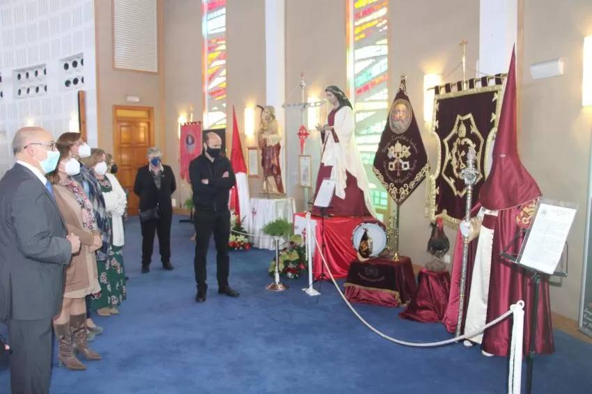La Iglesia de la Santísima Trinidad de San Pedro del Pinatar acoge una exposición que conmemora una Semana Santa diferente