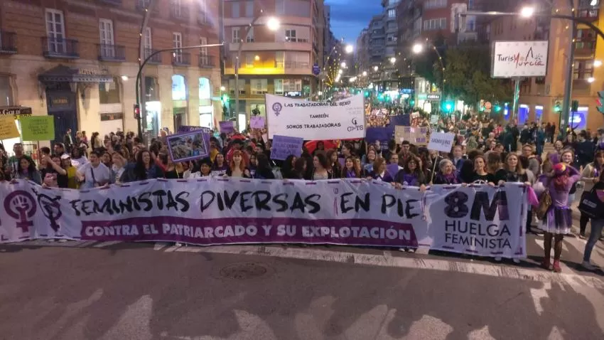 La manifestación del 8M en Murcia reunió alrededor de 12.000 personas