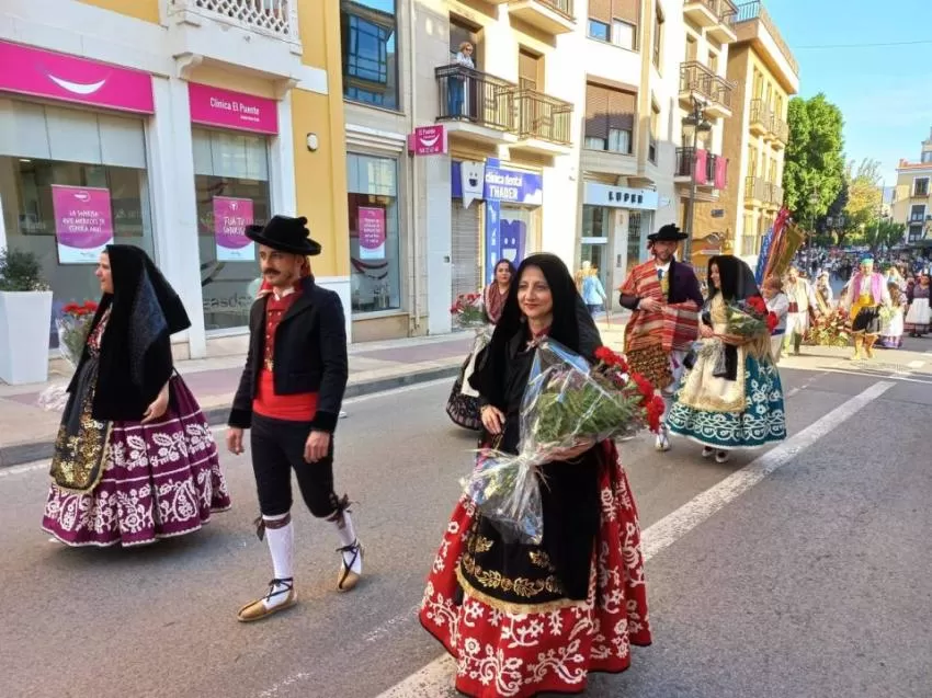 La ofrenda floral a la Virgen de la Fuensanta congrega en Murcia a unas 1.500 personas