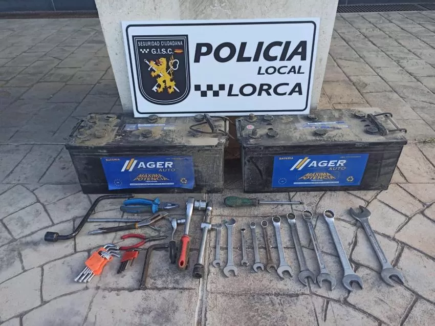Detenido en Lorca por robar 2 baterías de un camión estacionado